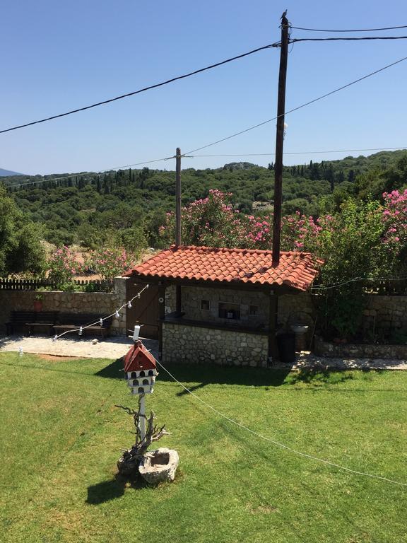 Vervekis Apartments Fiskardo Bagian luar foto