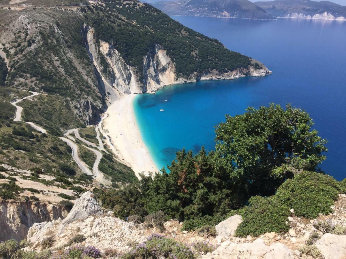 Vervekis Apartments Fiskardo Bagian luar foto